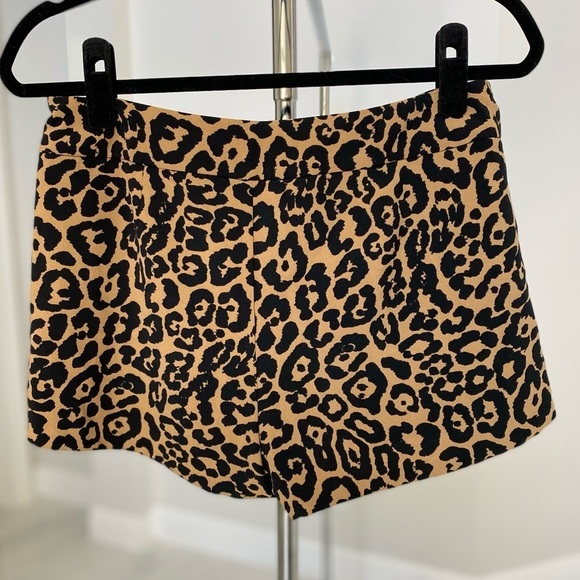 Leopard Black and Tan skirt skort shorts Guess size 4 - Picture 4 of 11